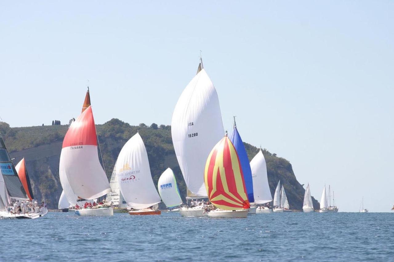 Labum Accommodations Izola Esterno foto